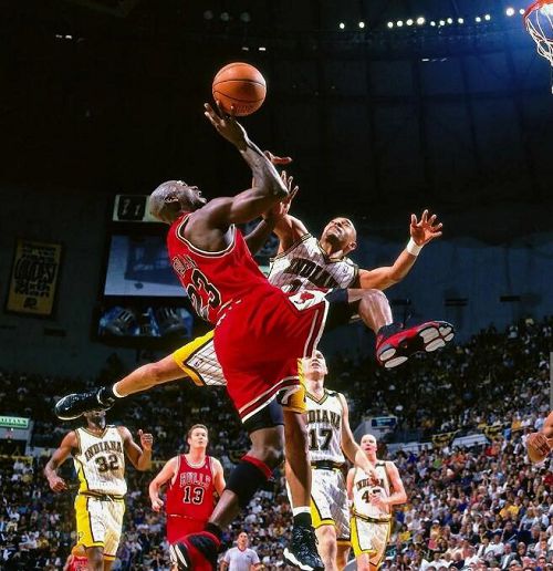  21世纪NBA四大分卫传奇回顾：科比、艾弗森、麦蒂、卡特的辉煌与荣耀  